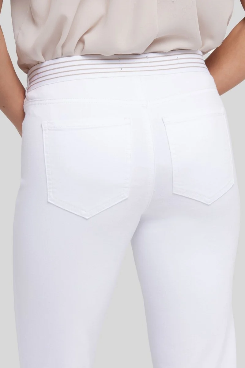 No Gapper™ Marilyn Straight Jeans in kurzegröße in Sure Stretch® Denim | Optic White