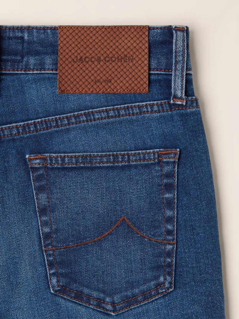 Kate Crop – Power Stretch Jeans in Regenerated Cotton-Lyocell