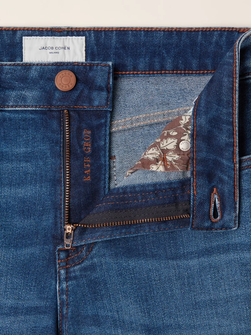 Kate Crop – Power Stretch Jeans in Regenerated Cotton-Lyocell