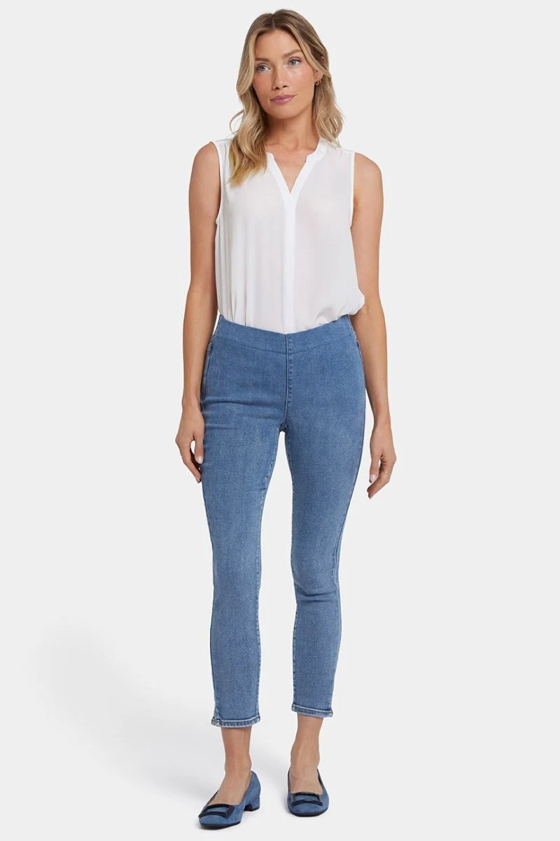 Ami Skinny Ankle Pull-On Jeans in Soft-Contour Denim™ mit Seitenschlitzen | Minorca Isle