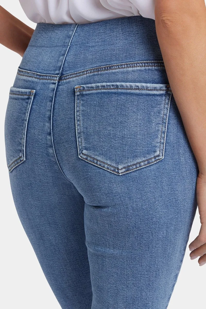 Ami Skinny Ankle Pull-On Jeans in Soft-Contour Denim™ mit Seitenschlitzen | Minorca Isle