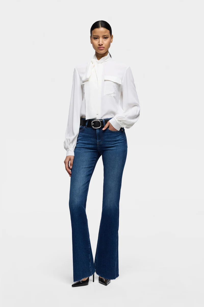 LEGGY BOOTCUT in Slim Illusion Current