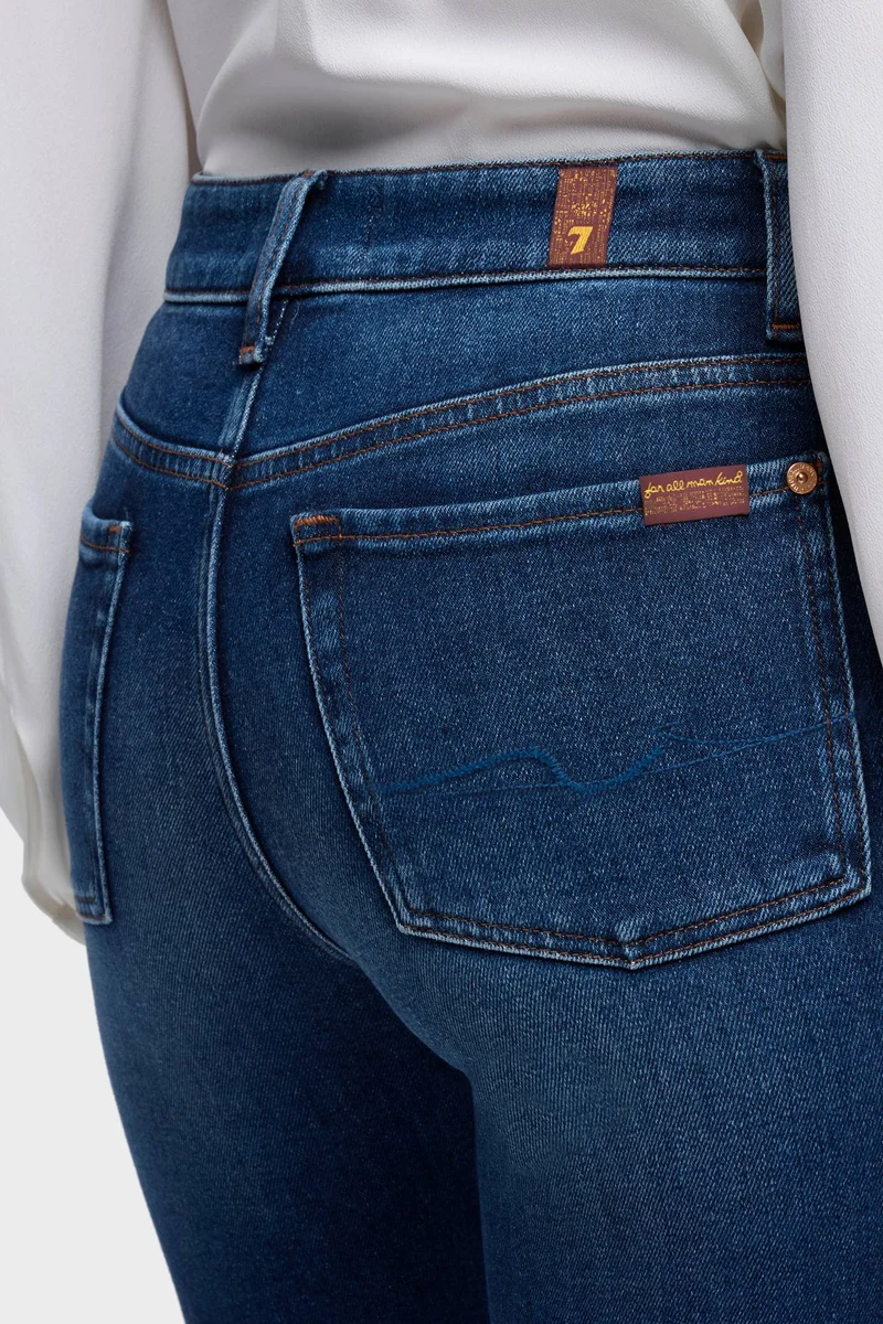LEGGY BOOTCUT in Slim Illusion Current