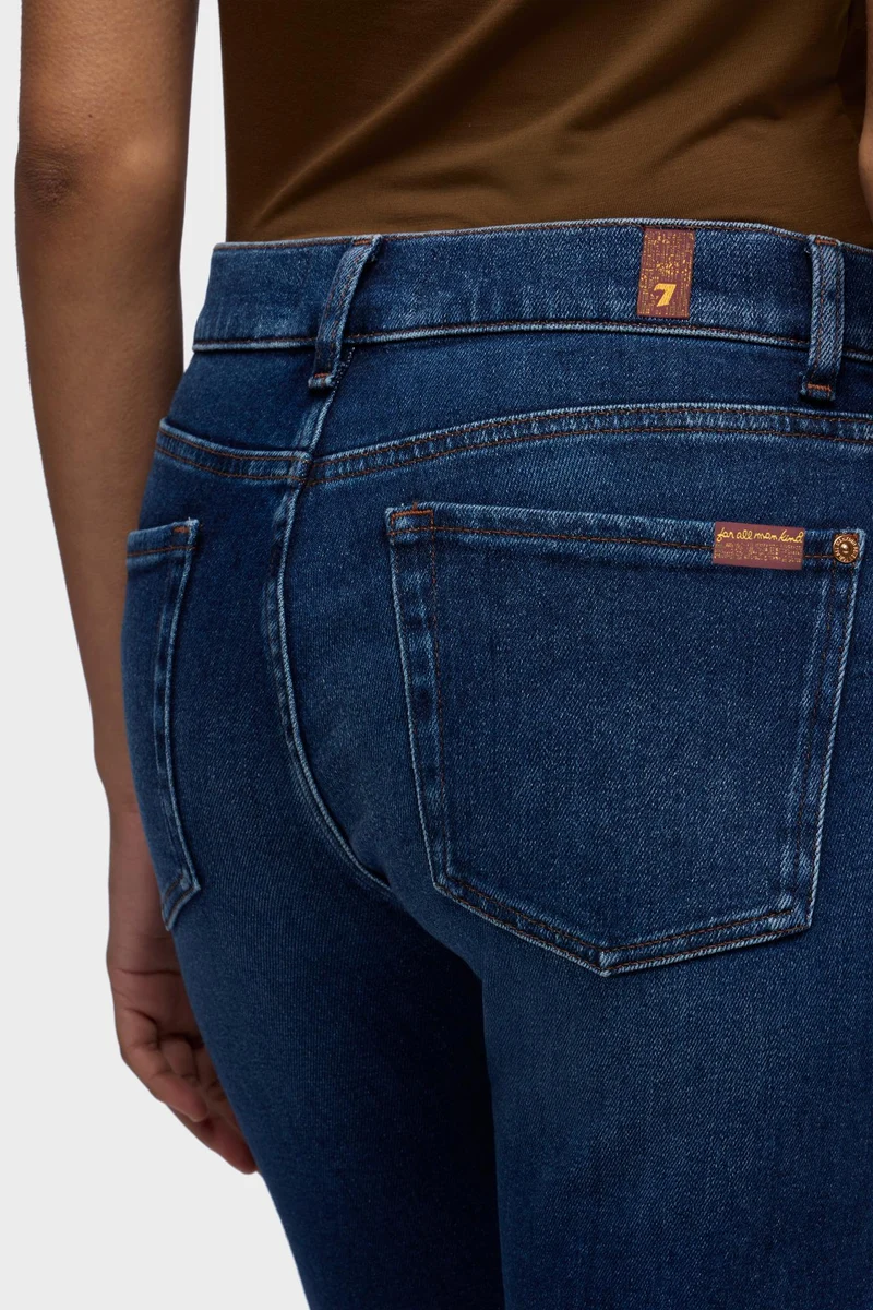 RELAXED SKINNY in Slim Illusion Current