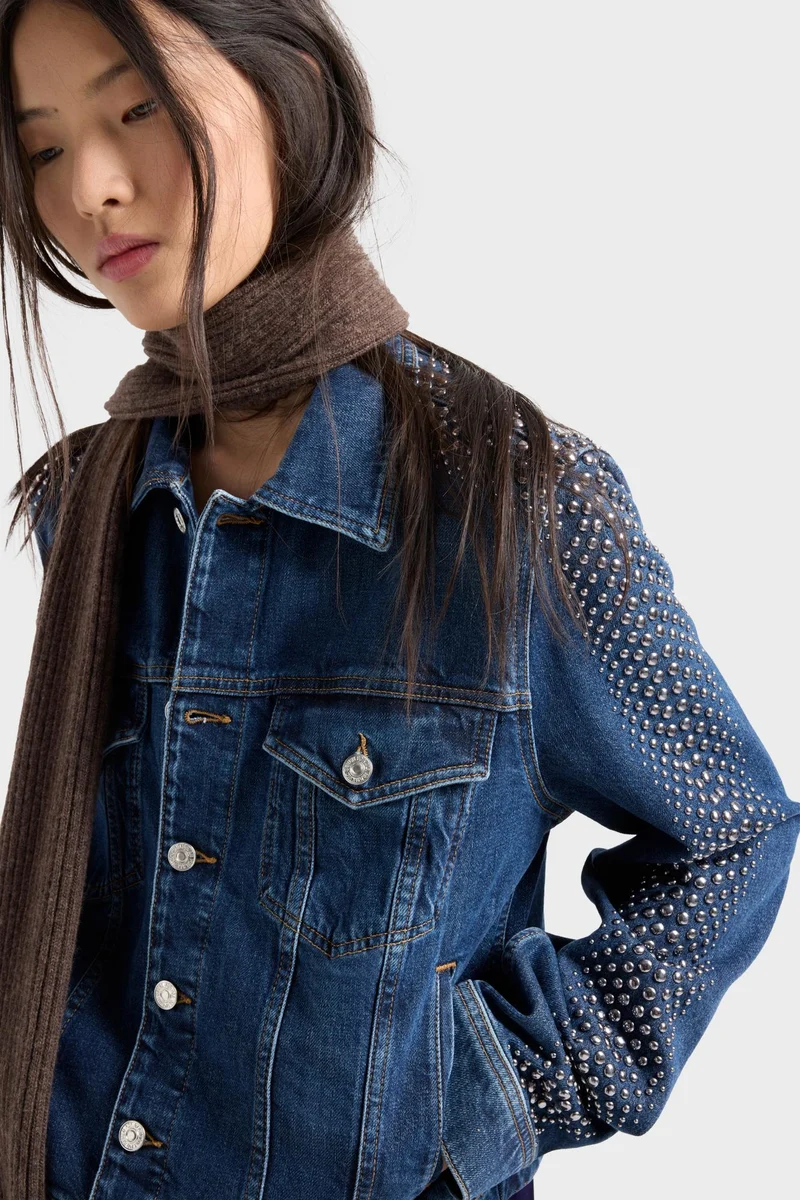 ADI TRUCKER JACKET in Denim Revolt