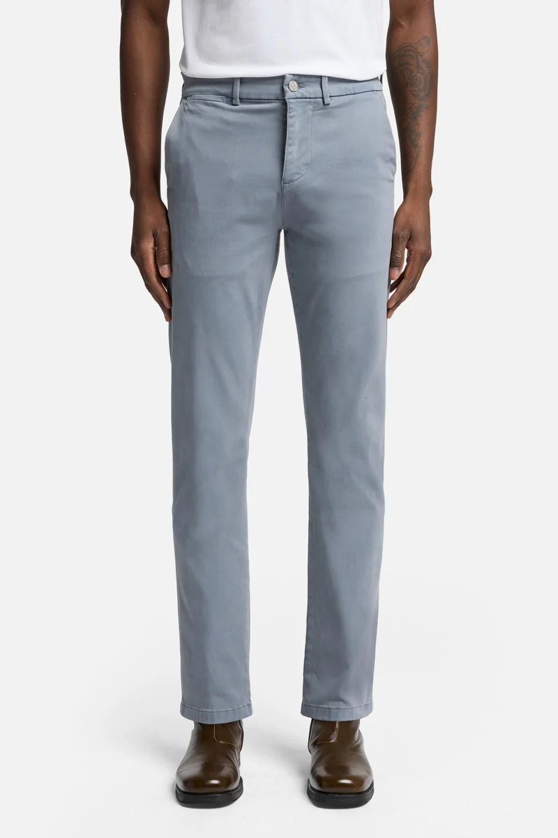 Luxe Performance Slimmy Chino in Sleepy Blue