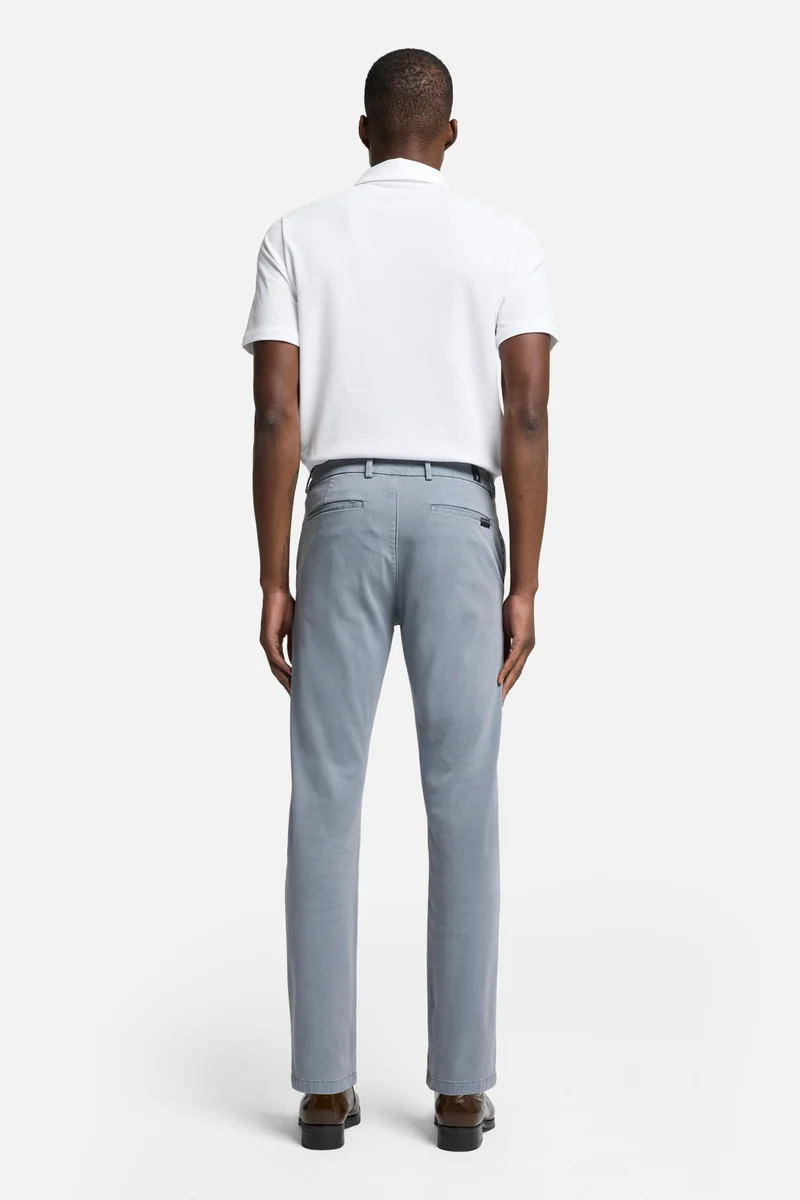 Luxe Performance Slimmy Chino in Sleepy Blue