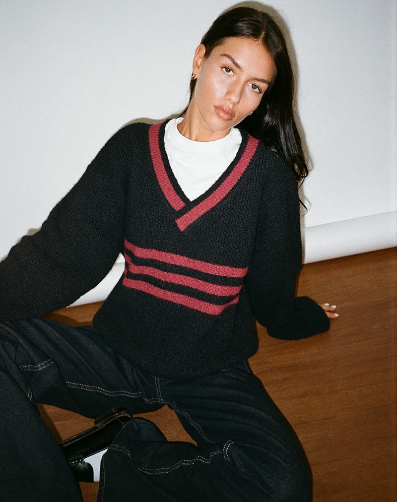 Knitza Pullover in Schwarz mit roten Streifen