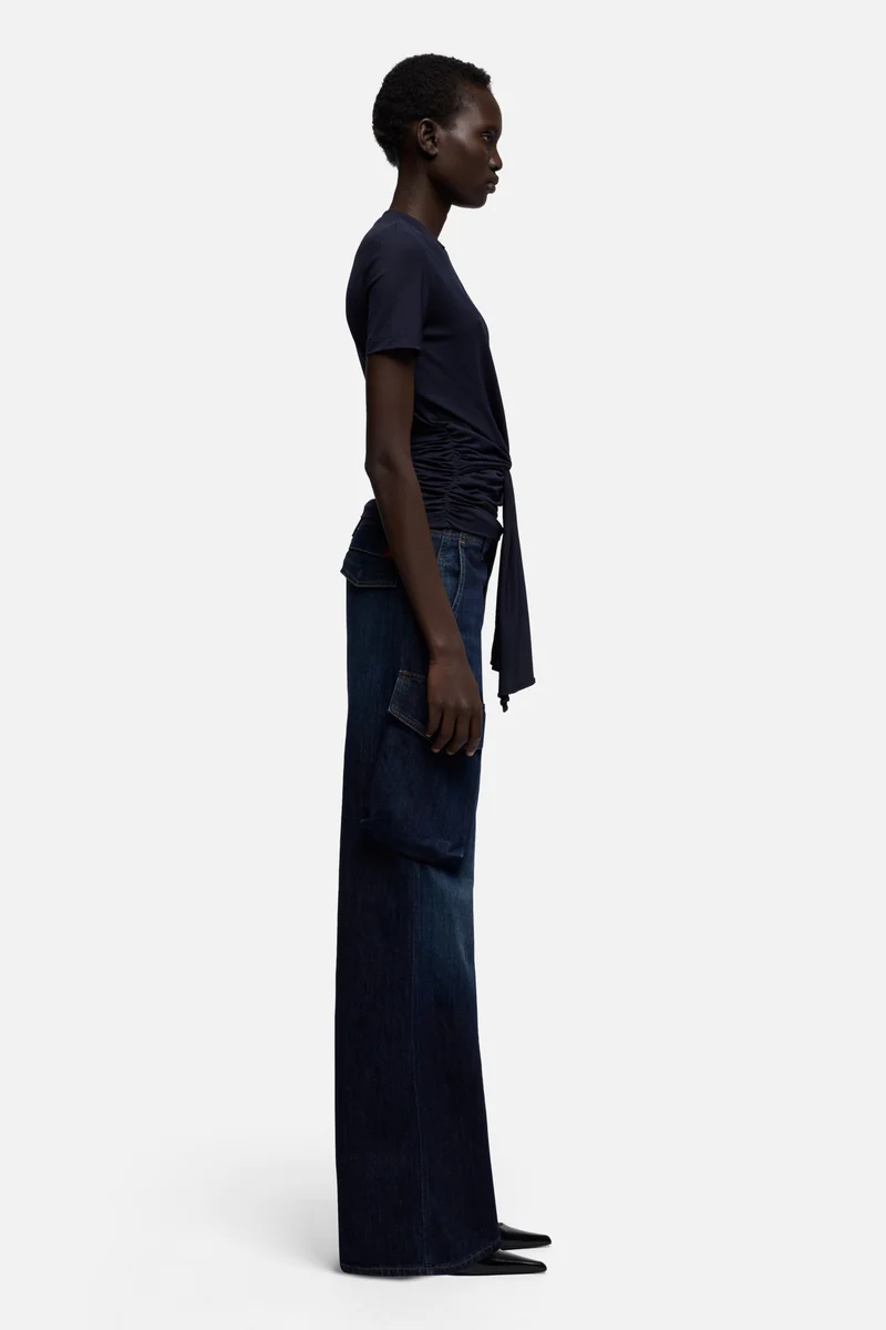 FITTED TWIST TEE in Lyocell Navy