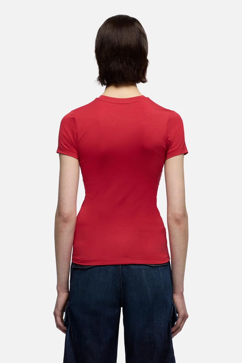 TWISTED TEE in Lyocell Firey Red