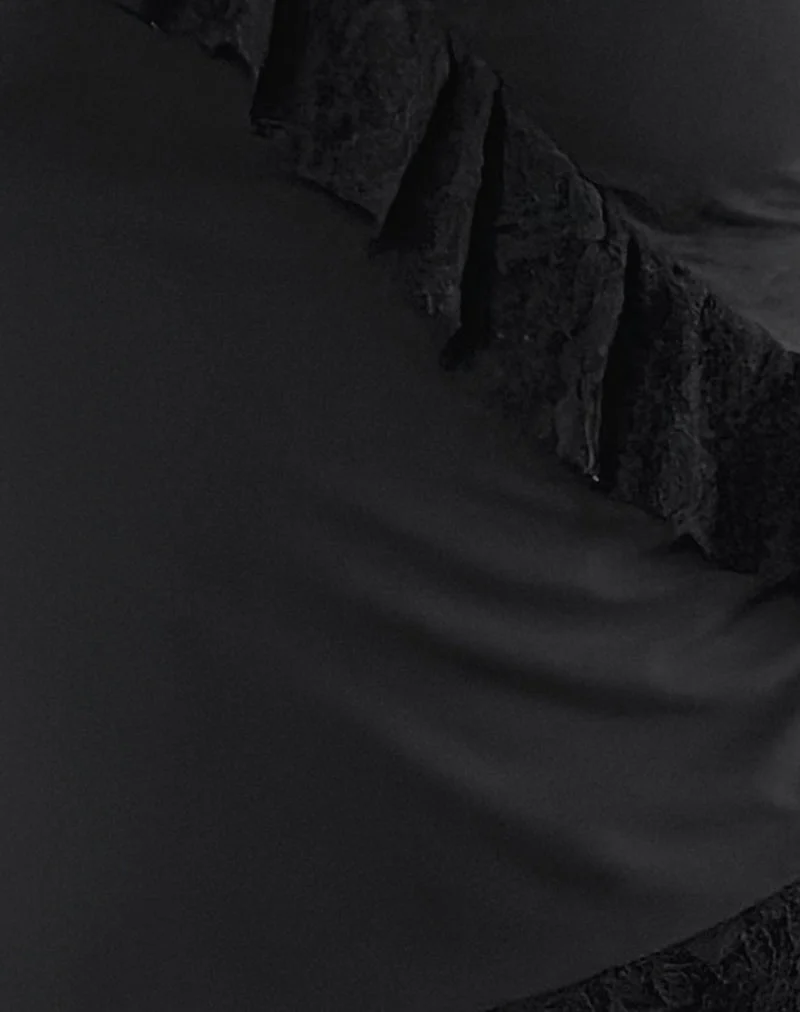 Milova Cami Top in Schwarz mit Spitzenrüschenbesatz