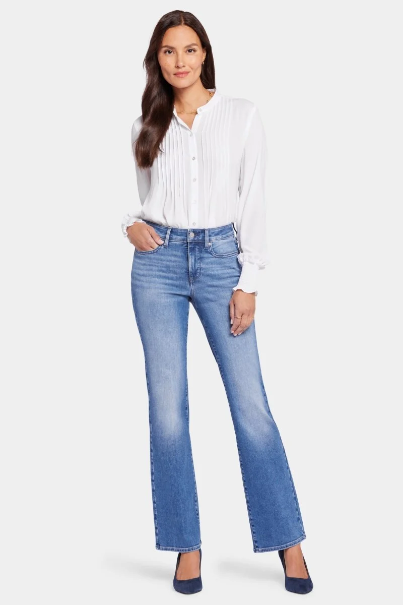 Blake Slim Flared Jeans mit hoher Taille | Stunning