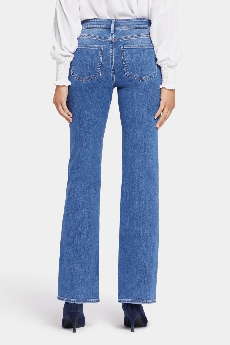 Blake Slim Flared Jeans mit hoher Taille | Stunning