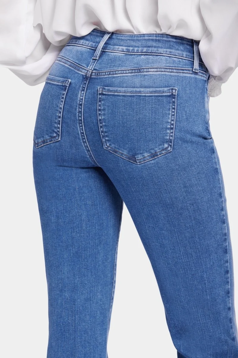 Blake Slim Flared Jeans mit hoher Taille | Stunning
