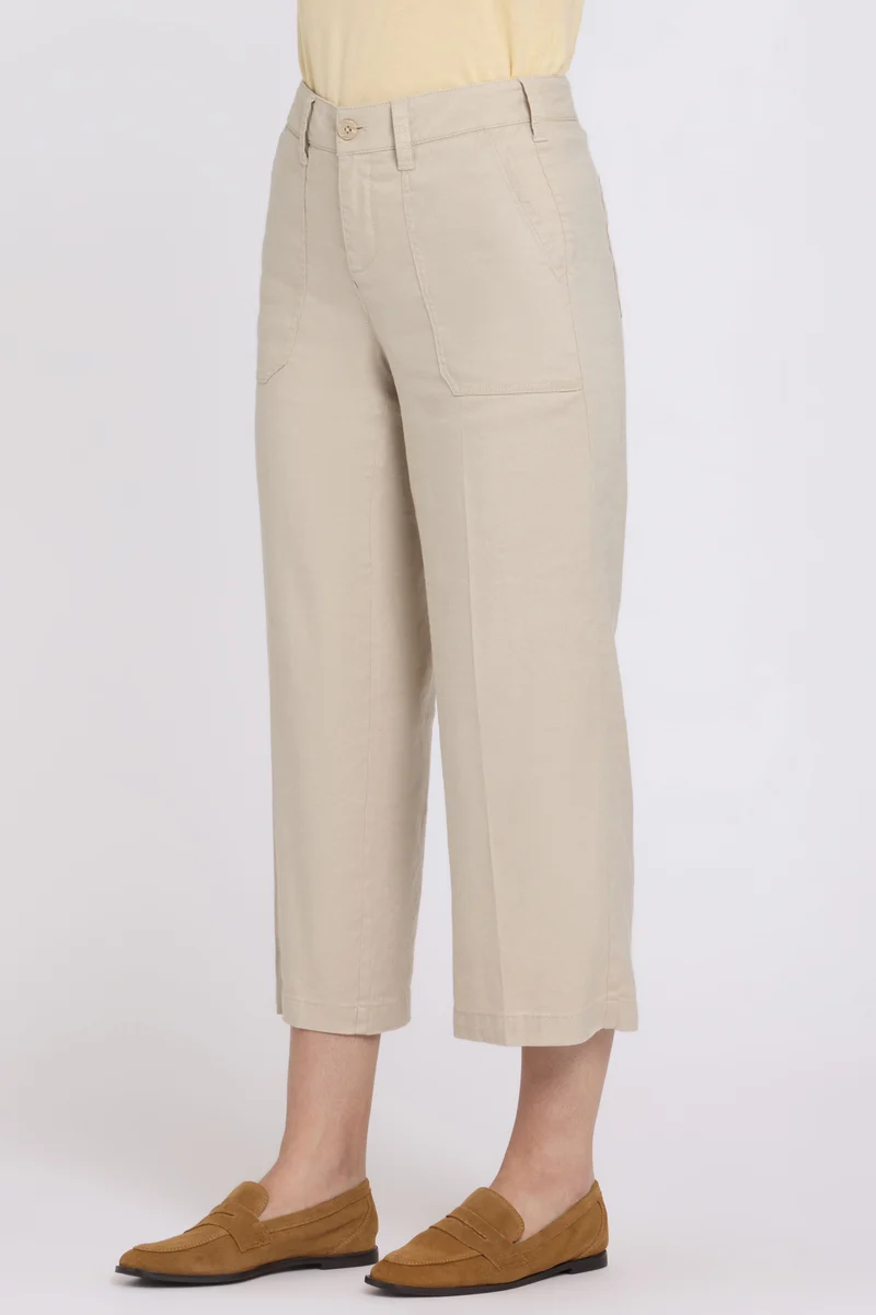 Wide Leg Cargo Capri Hosen aus Stretchleinen | Feather