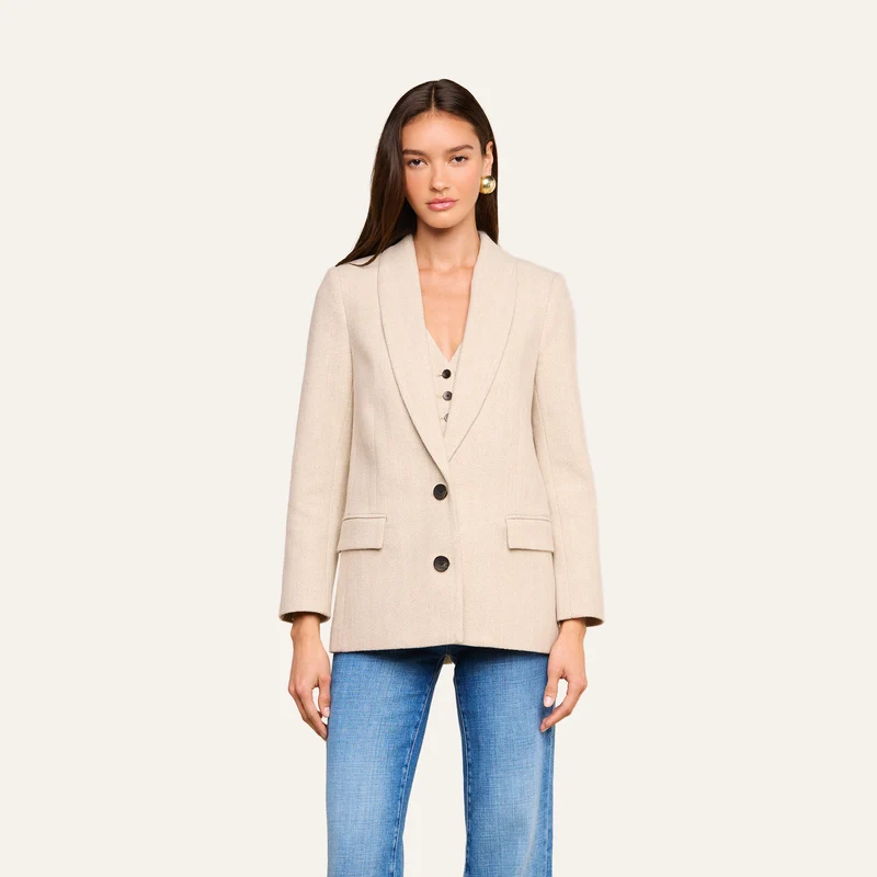 Amelie Blazer