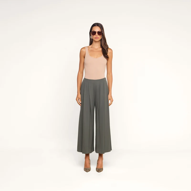 Novalynn Cropped Pleated Pant