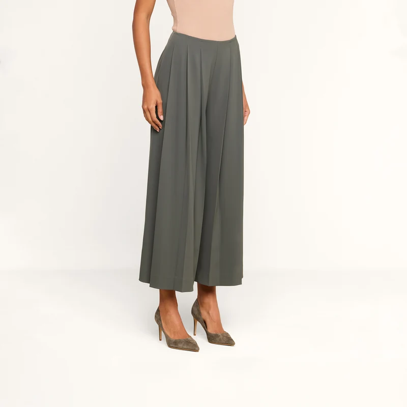 Novalynn Cropped Pleated Pant