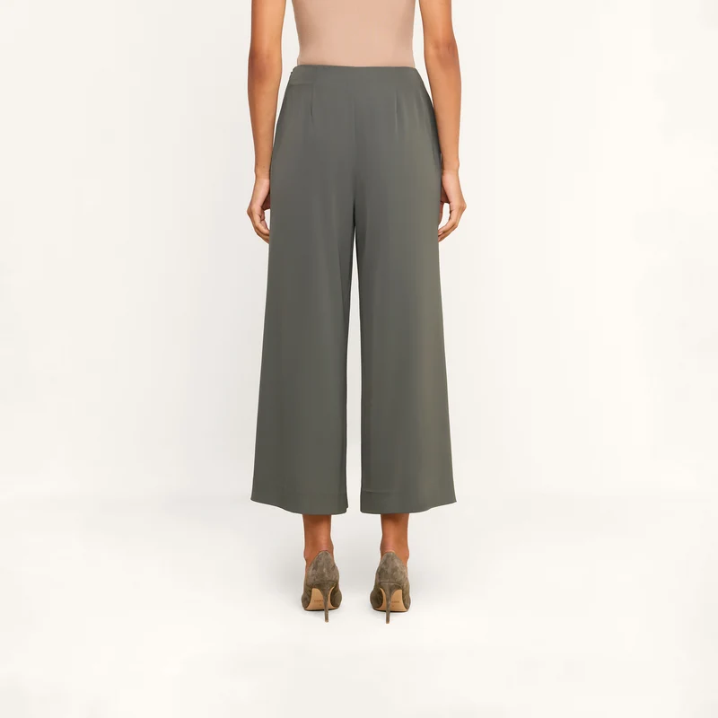 Novalynn Cropped Pleated Pant
