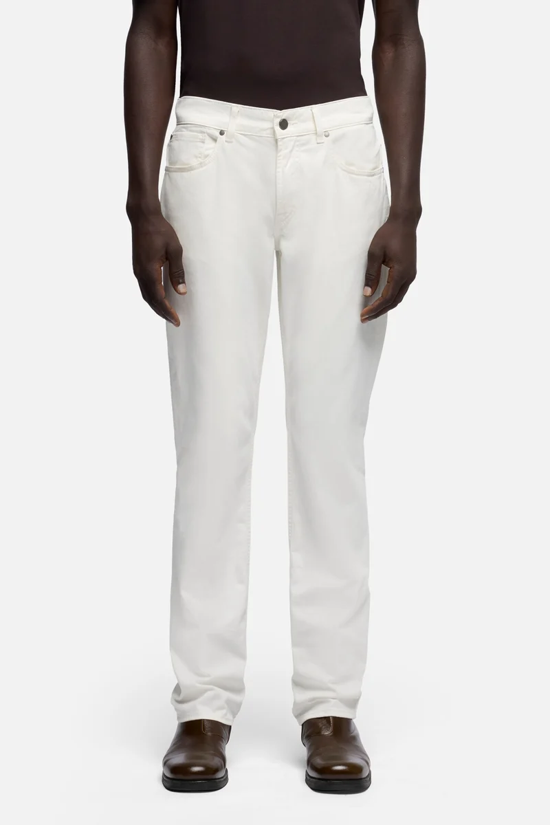 THE STRAIGHT in Luxe Performance Sateen Chalk