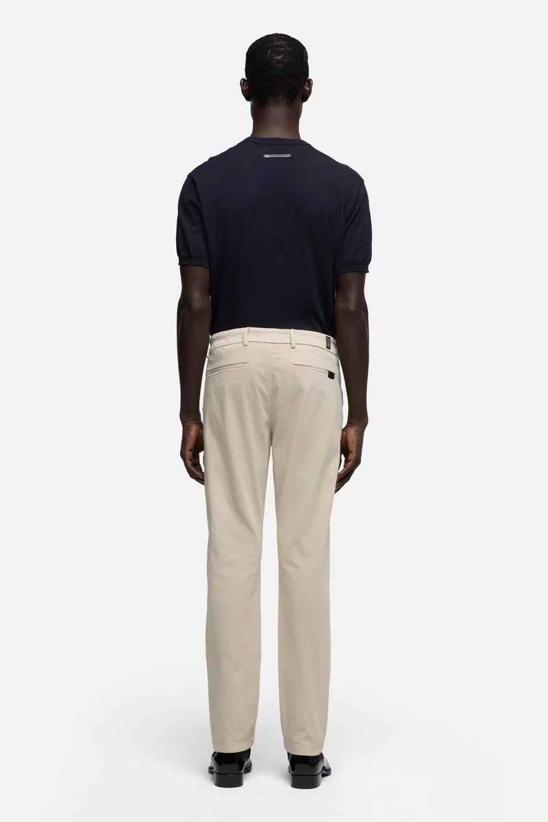 SLIMMY CHINO in Luxe Performance Sateen Oat
