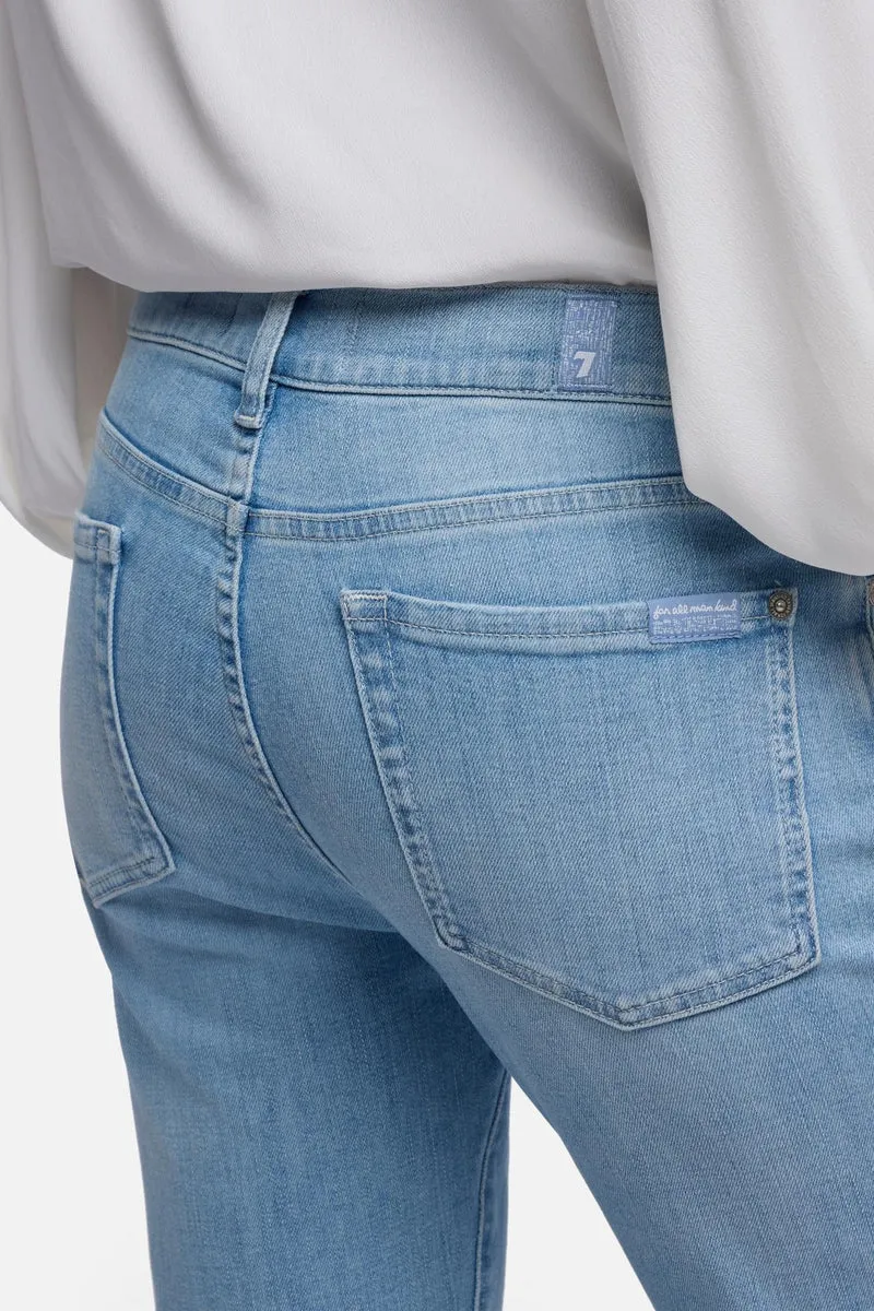 RELAXED SKINNY in Slim Illusion Indigo Bloom