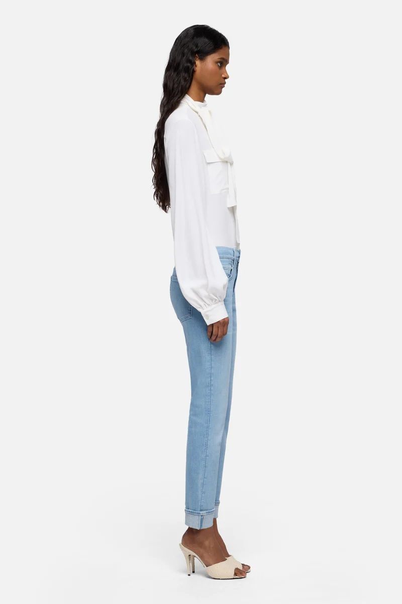 RELAXED SKINNY in Slim Illusion Indigo Bloom