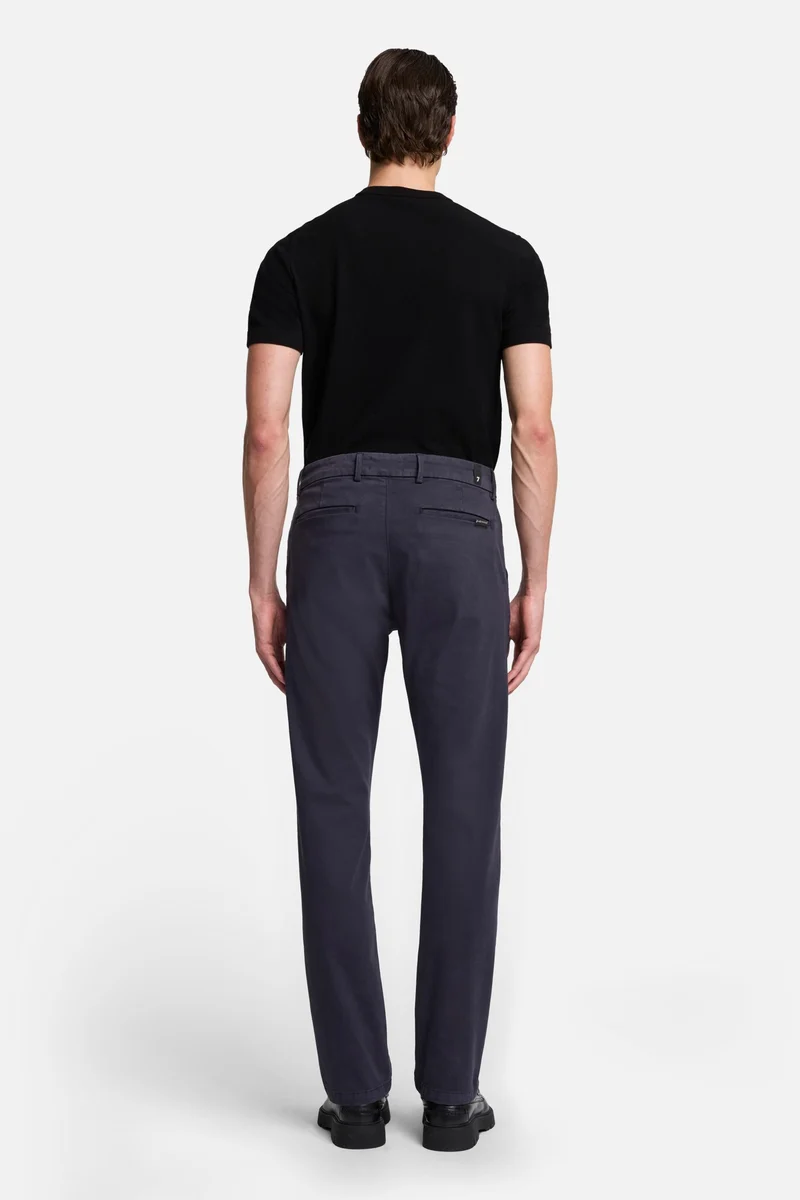 SLIMMY CHINO in Luxe Performance Sateen Space