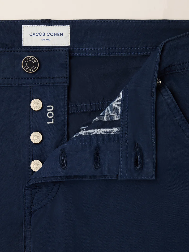 Lou – Bermudas in stretch gabardine