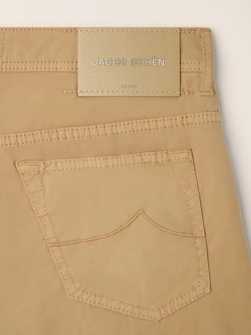 Lou – Bermudas in stretch gabardine