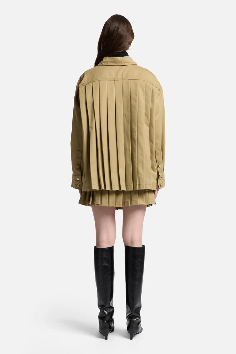 Comfort Twill Pleated Overshirt in Sand Storm