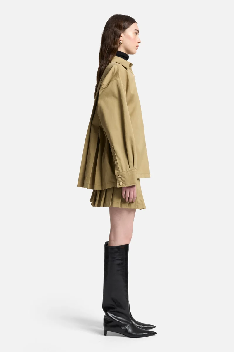 Comfort Twill Pleated Overshirt in Sand Storm