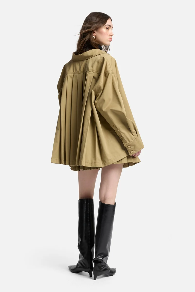 Comfort Twill Pleated Overshirt in Sand Storm