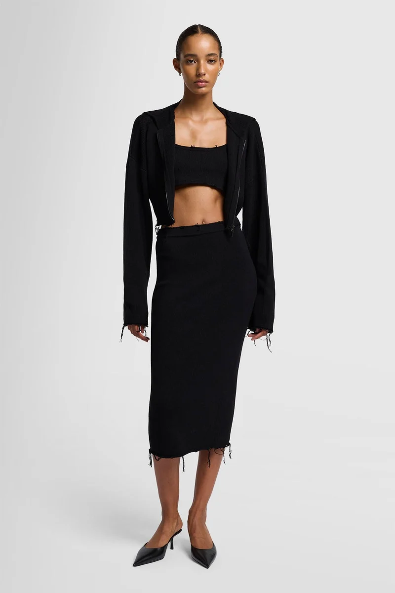 CROPPED TANK in Cotton Black
