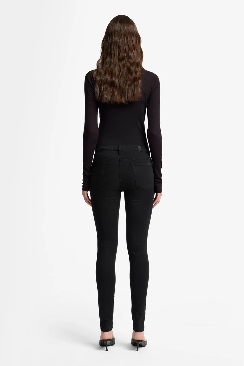 THE SKINNY in Slim Illusion Rinsed Black