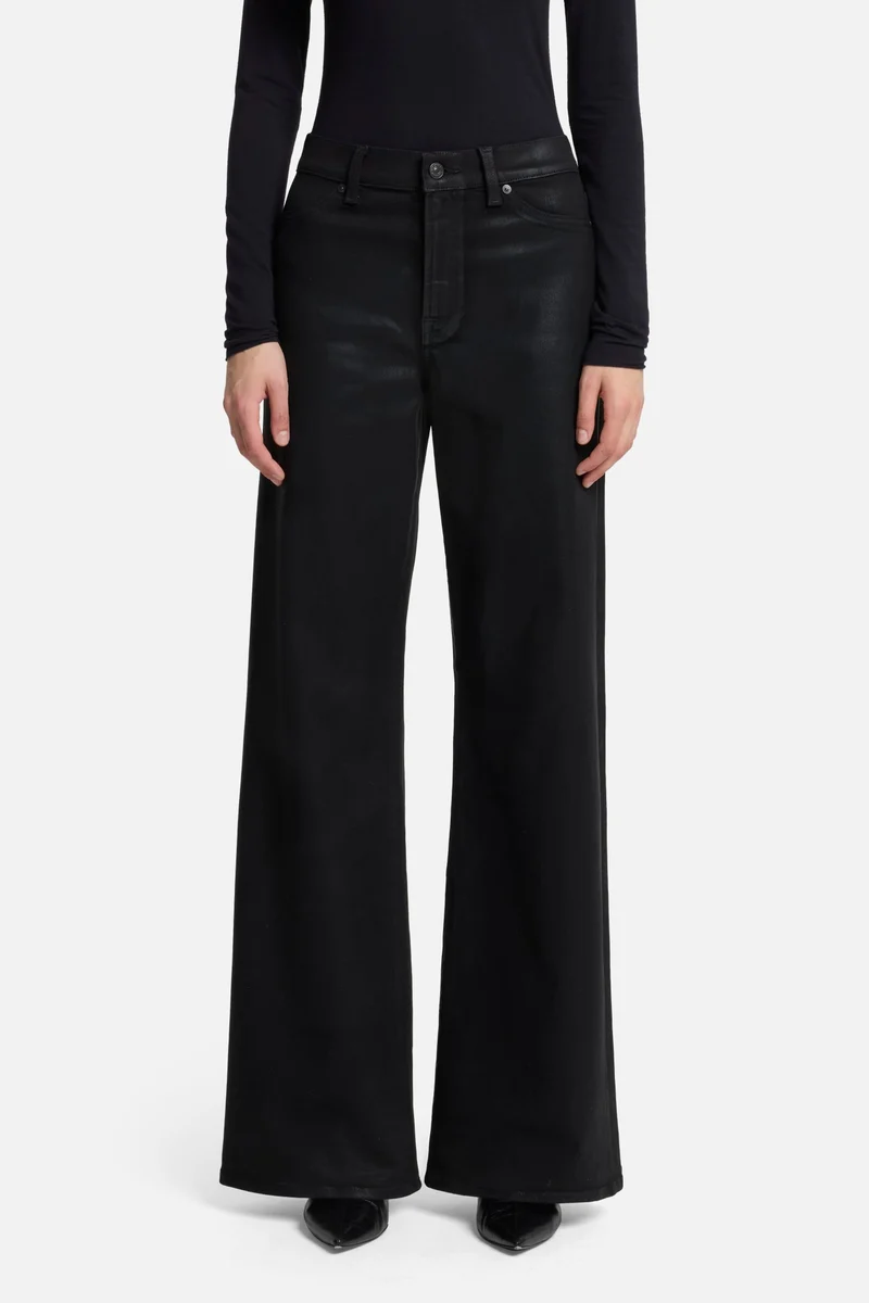 Lotta in Coated Black