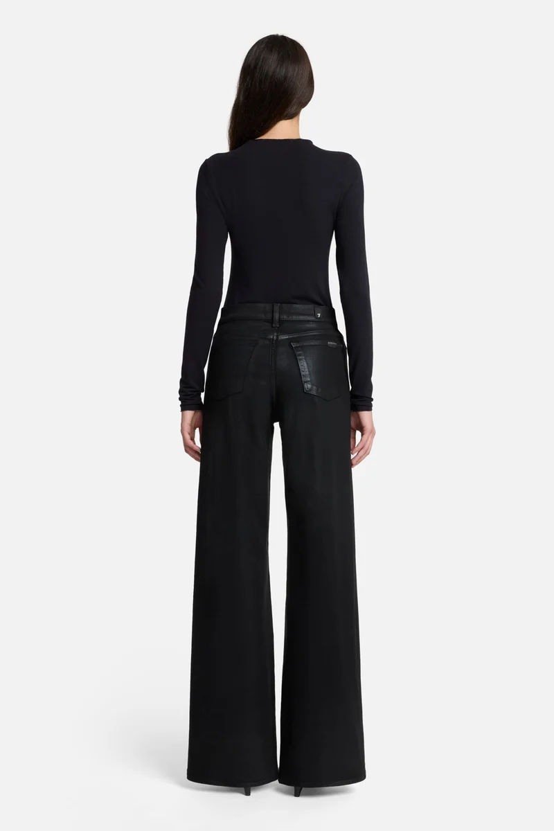 Lotta in Coated Black
