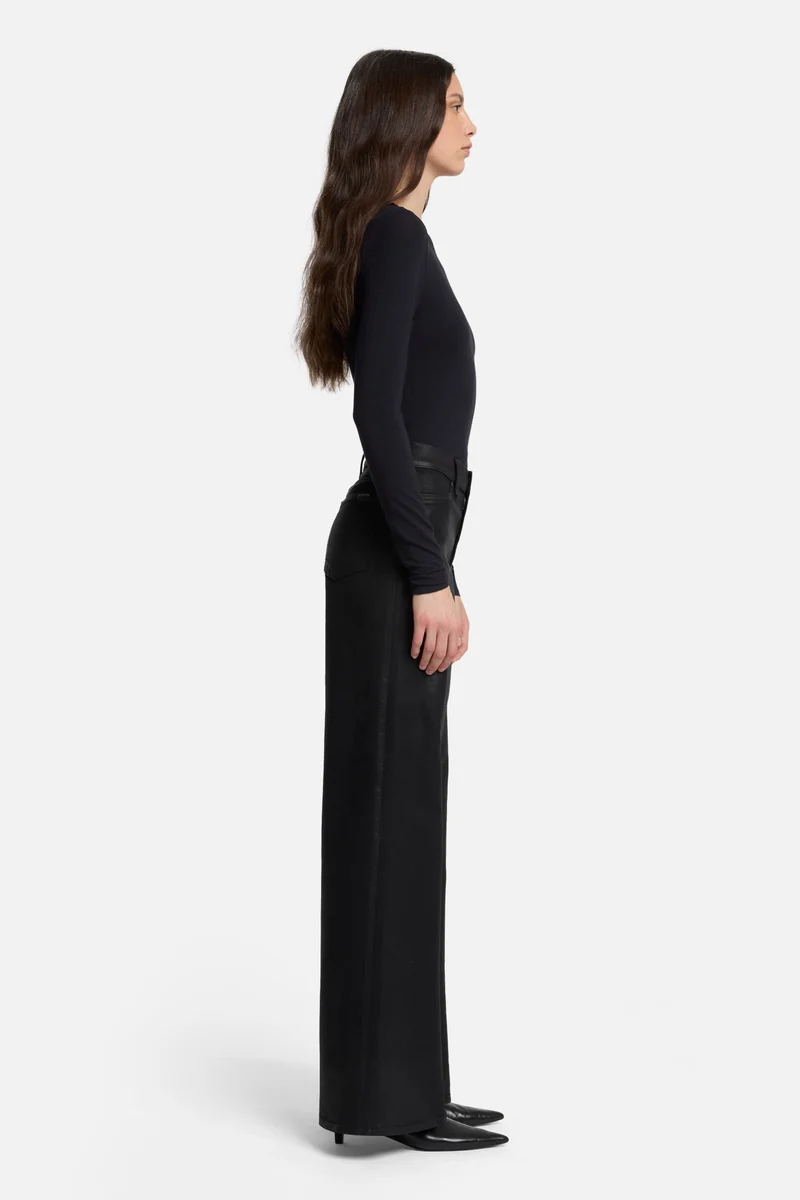 Lotta in Coated Black