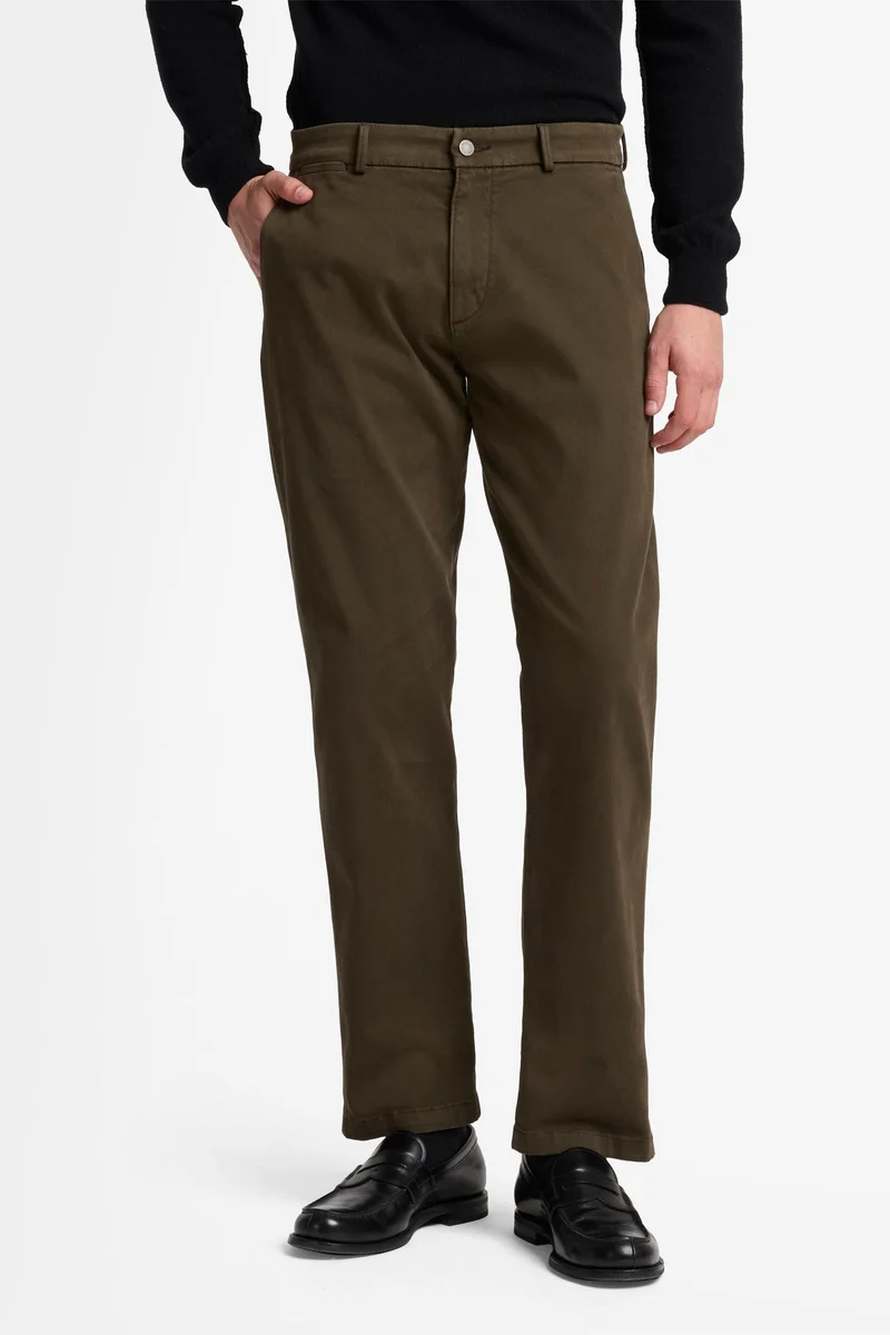 STRAIGHT CHINO in Luxe Performance Sateen Dark Olive