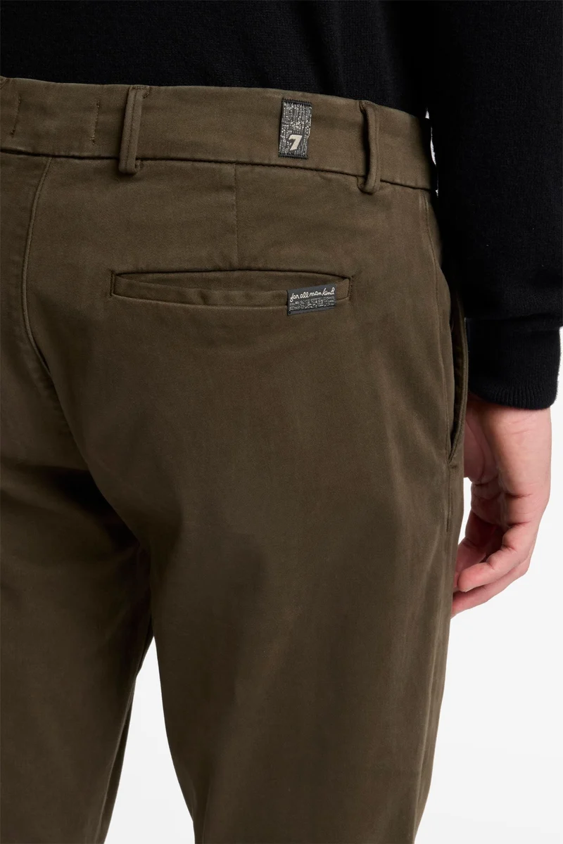 STRAIGHT CHINO in Luxe Performance Sateen Dark Olive