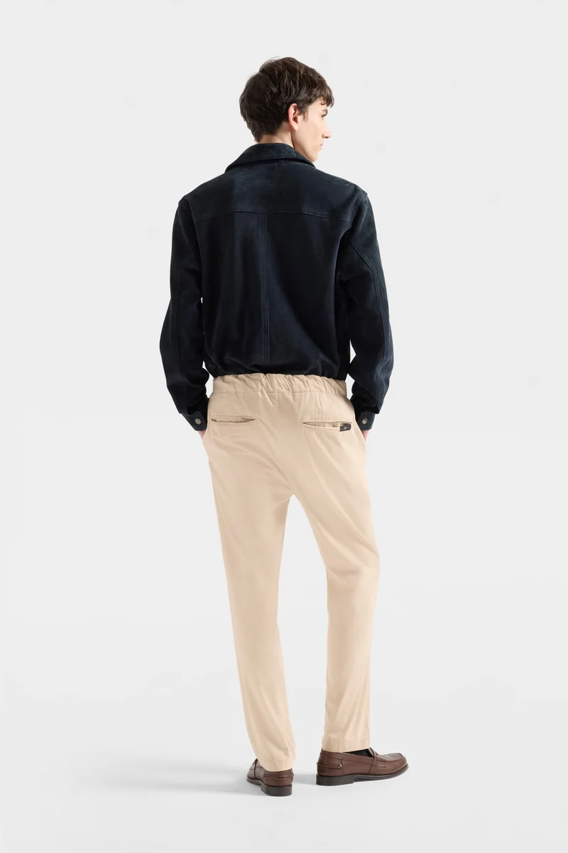 STRAIGHT CHINO in Luxe Performance Sateen Sandcastle
