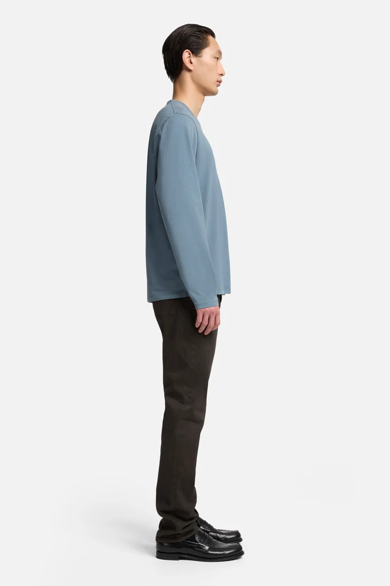 Luxe Performance Long Sleeve Tee in Titan