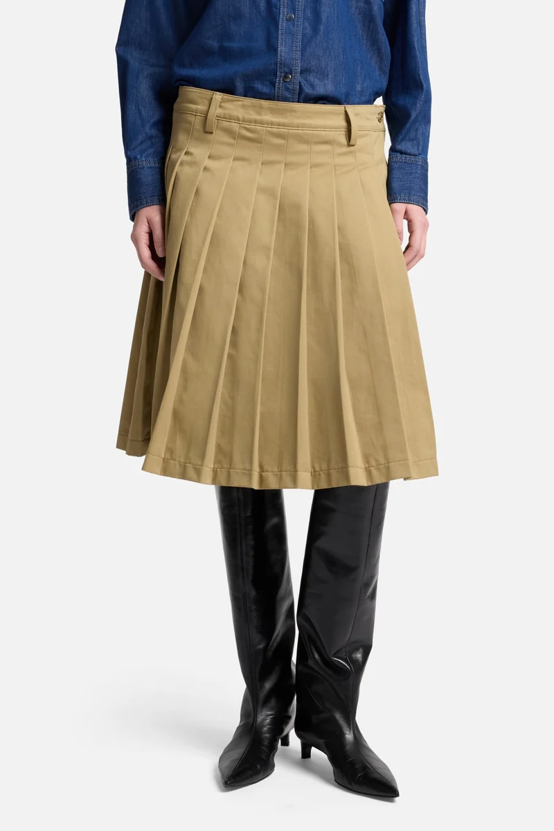 Comfort Twill Pleated Midi Skirt in Sand Storm