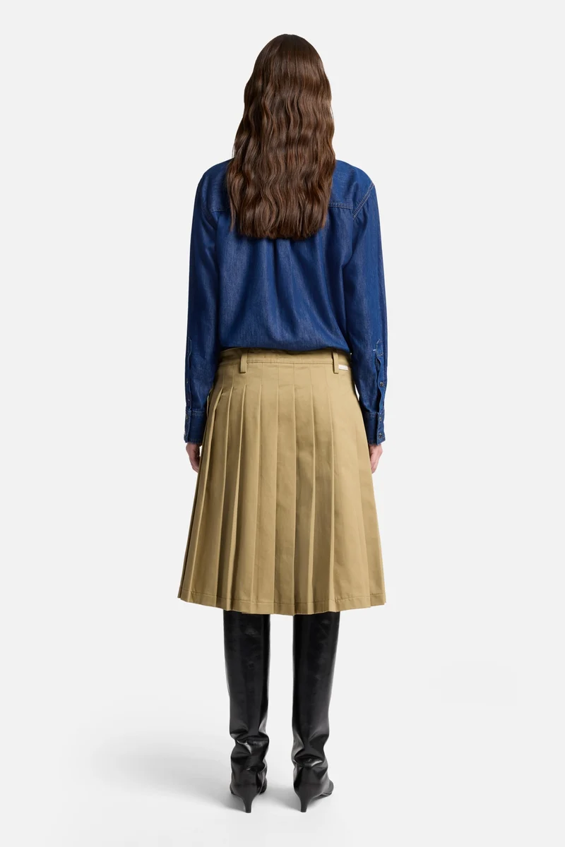 Comfort Twill Pleated Midi Skirt in Sand Storm
