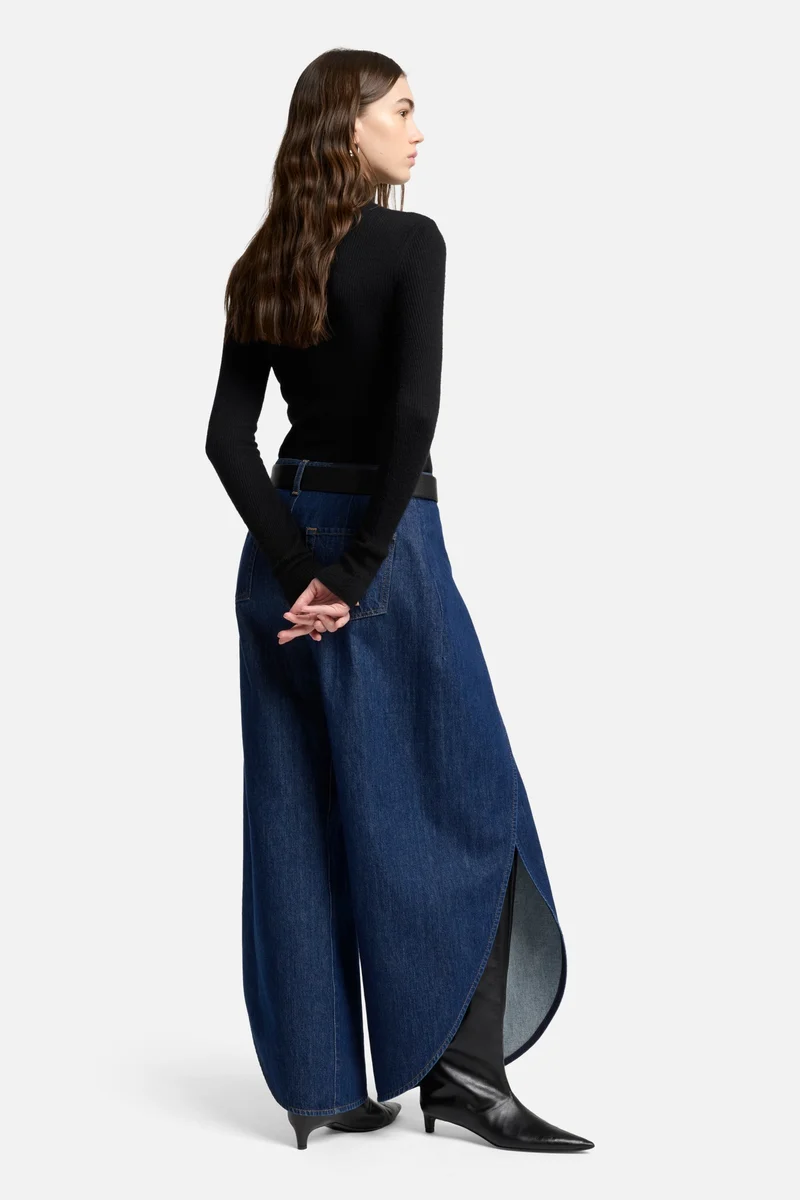 Mankind Tulip Barrel in Blue Petal