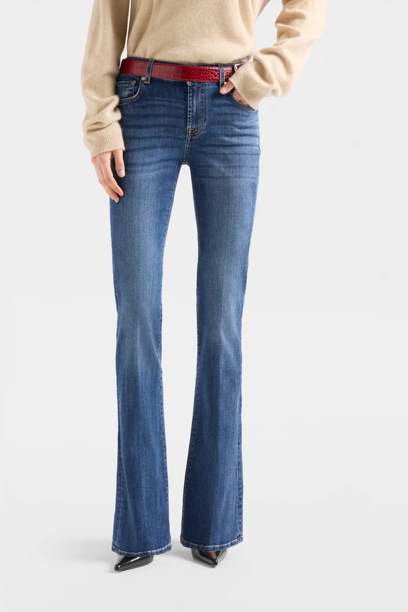 Slim Illusion Bootcut in Soho Light