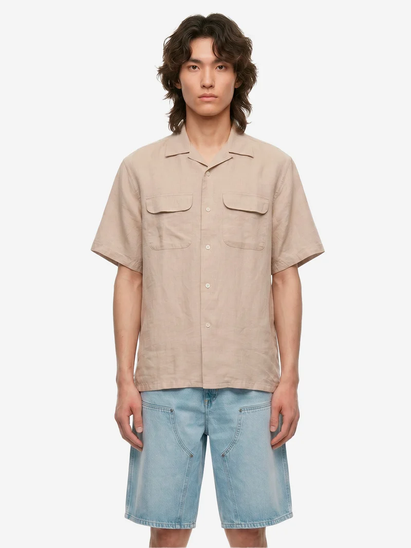 Camicia beige a manica corta con colletto aperto in lino