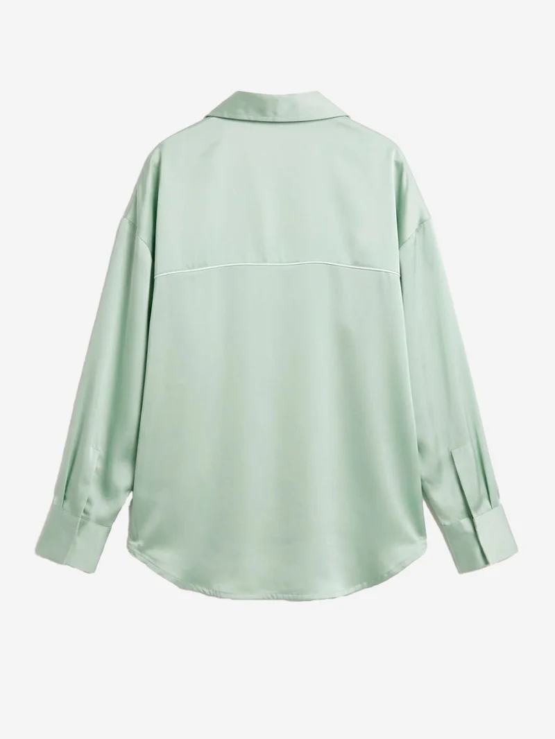 Camicia oversize satinata verde chiaro con piping