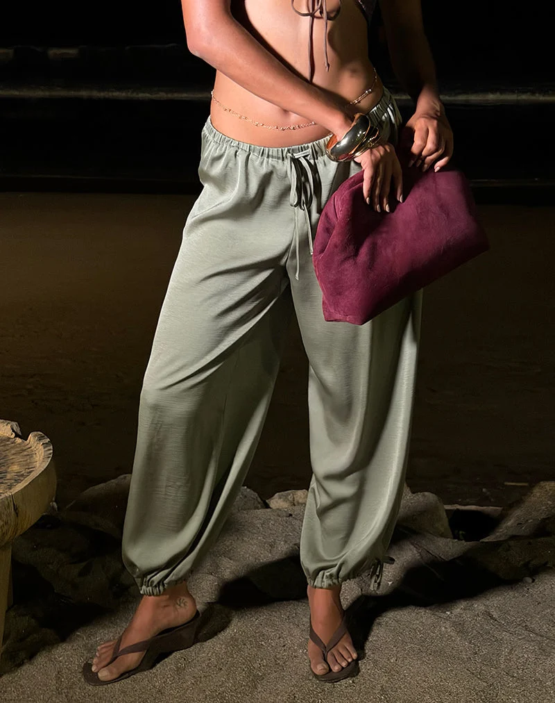 Brizid Ballonhose aus Crinkle-Satin in Khaki