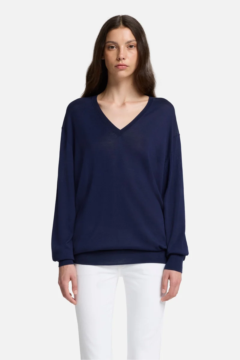 Silk Blend V-Neck Pullover in Navy
